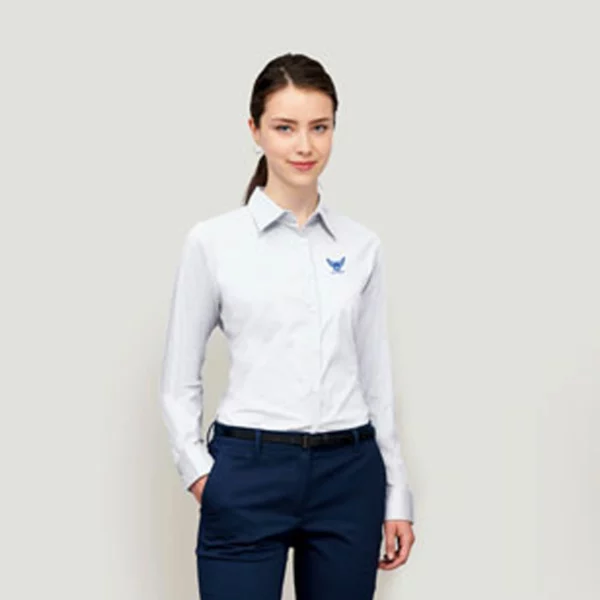 Camicia Personalizzata Donna Style Bianca Indossata Logo